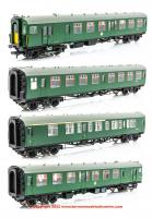 31-426B Bachmann Class 411 4-CEP 4 Car EMU Set number 7122 in BR (SR) Green livery with small yellow warning panel